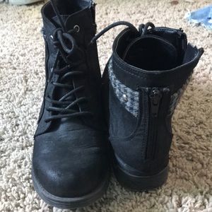 super cute boots omg